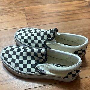 Vans- Black and White Checkered Slip-On Sneakers